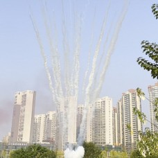 СУ0502512W Пирофф Дневная батарея салютов ,белая веер 25*1,2(треск+свист) 4/1 